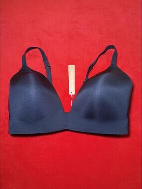Skims Wireless Form T Shirt Bra Color ONYX Size 36DDD